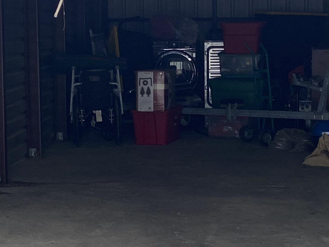 Storage Unit Auction in Hattiesburg, MS at Tellus Self Storage Oak